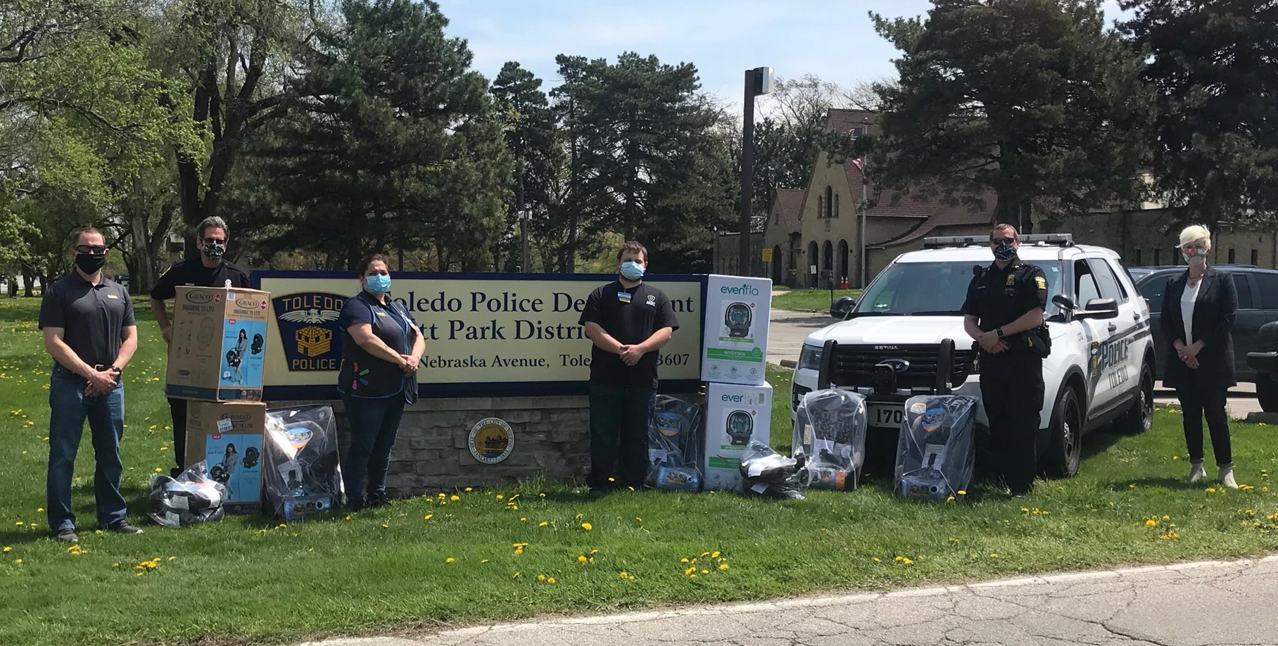 Car Seat Donation by Walmart and Toledo Police Foundation